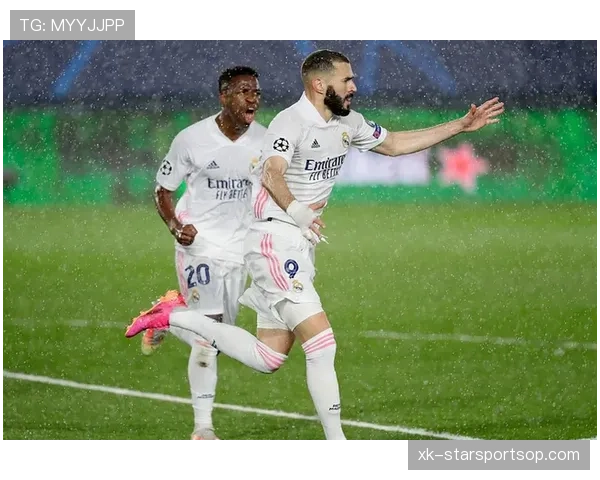 本泽马与凯恩前场组织能力及战术角色对比分析