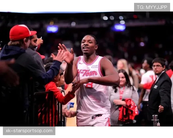 乔治·格文无球跑位提升球队进攻流畅性明显优于同时代锋线